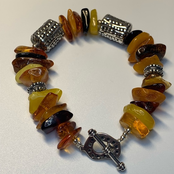 Silpada RARE HTF Sterling Silver & Honey Baltic Amber Chip Toggle Clasp Bracelet - Picture 9 of 16